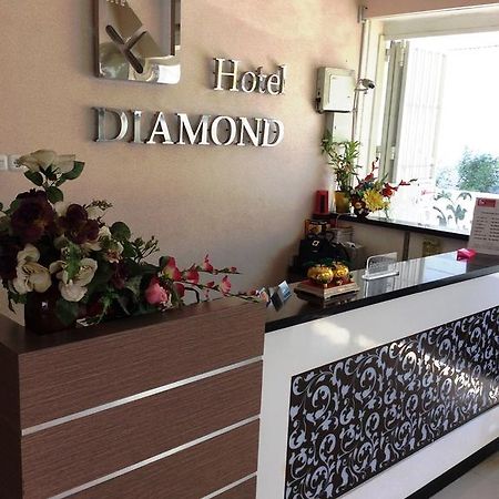 Hotel Diamond Makassar Exterior photo