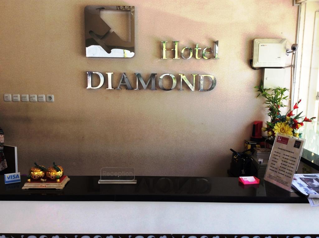 Hotel Diamond Makassar Exterior photo