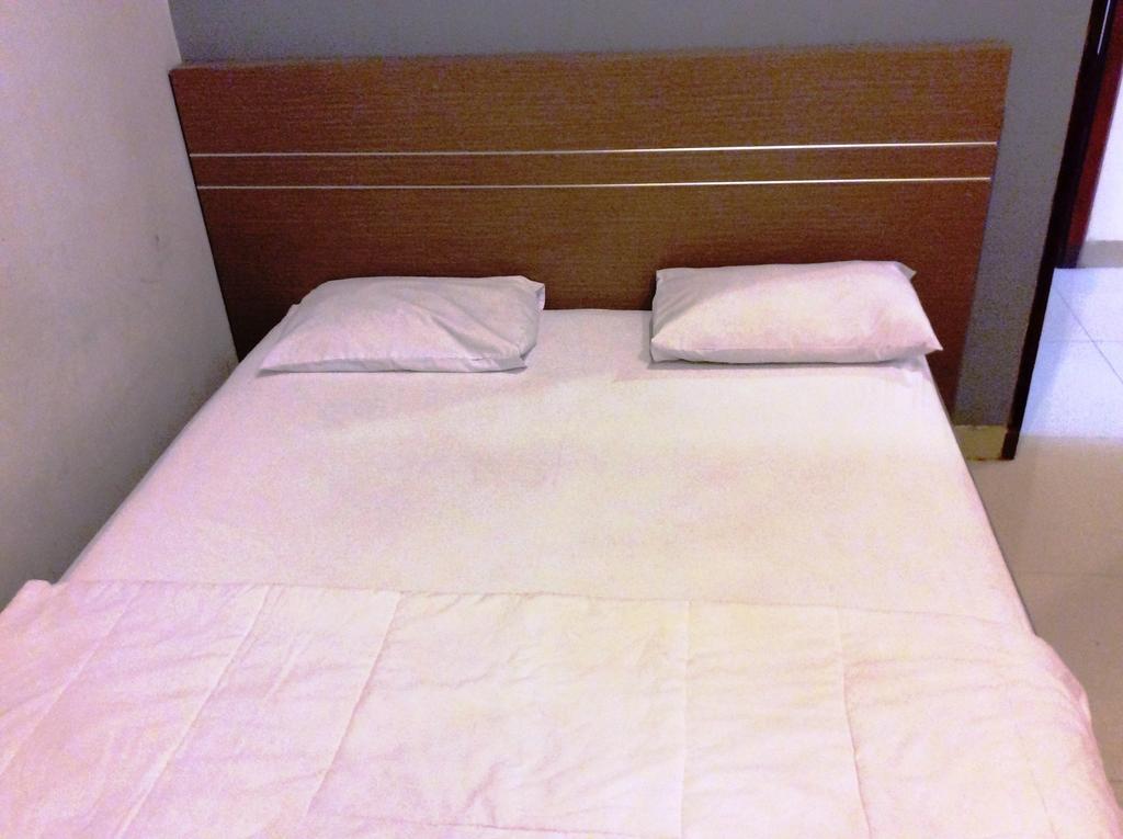 Hotel Diamond Makassar Room photo